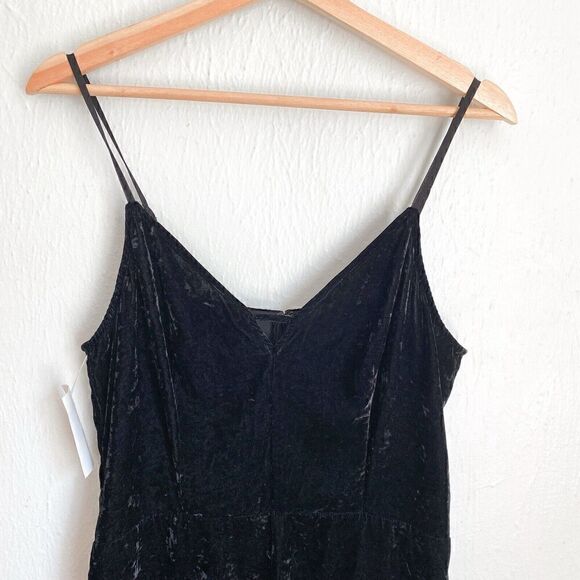 NWT ELLA MOSS WOMEN'S VELVET PLUNGING CAMI JUMPSUIT ROMPER BLACK LARGE WIDE LEG - Picture 3 of 12